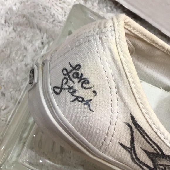 Vans custom black rose design sneakers 7.5 - Picture 7 of 12